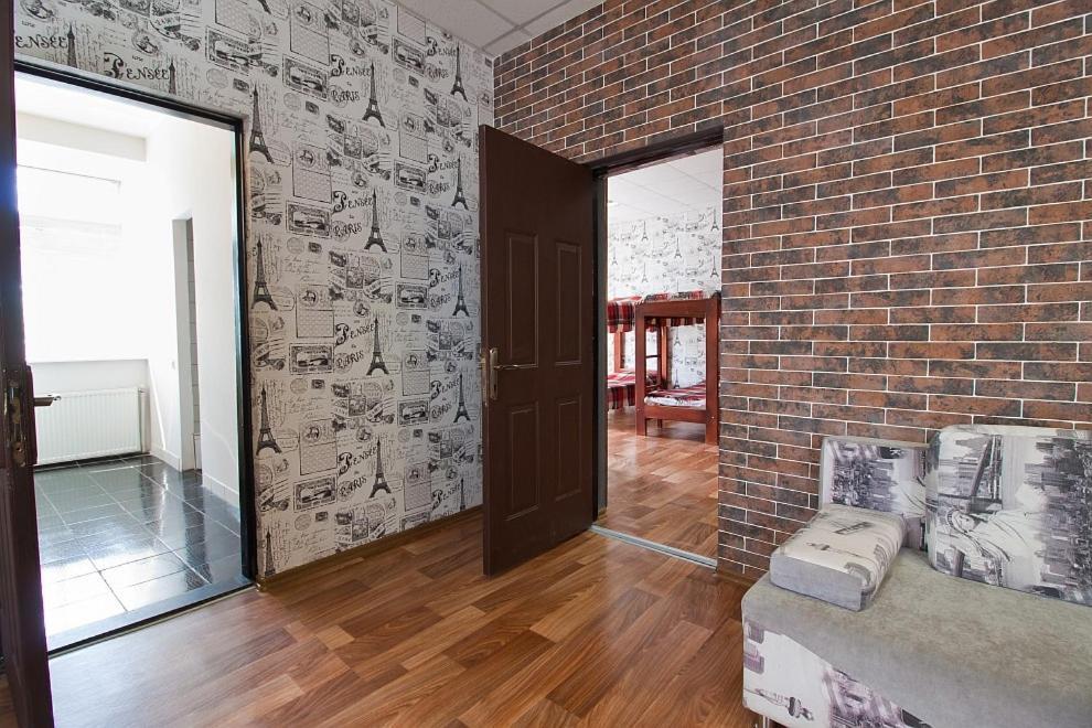 Tsentr Hostel Vinnytsia Exteriör bild
