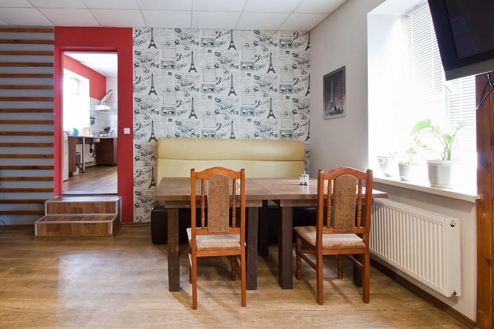 Tsentr Hostel Vinnytsia Exteriör bild